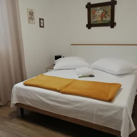 J Dom wakacyjny Vodice